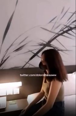 Selena Di Hotel (2020)