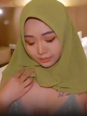 Tante Hijab Hijau Menggoda (2020)