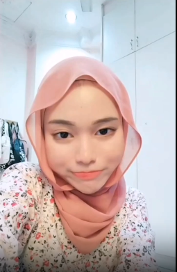 Ukhti Cantik Imut Suka Colmek (2020)